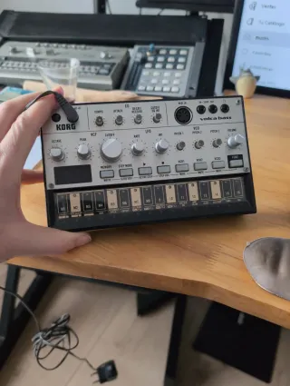 Korg Volca Bass Sintetizador Analógico