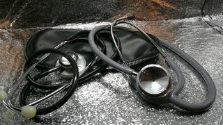 Tensiómetro manual Riester y fonendoscopio