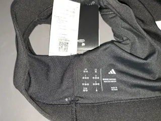 Top deportivo Adidas negro