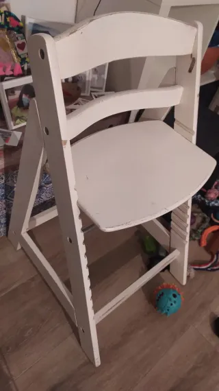 Trona evolutiva de madera