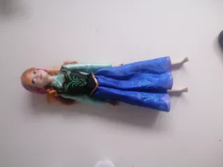 Muñeca Elsa Frozen 2 con Caballo y princesas