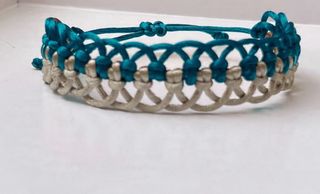Pulsera Macramé Artesanal Beige y Turquesa