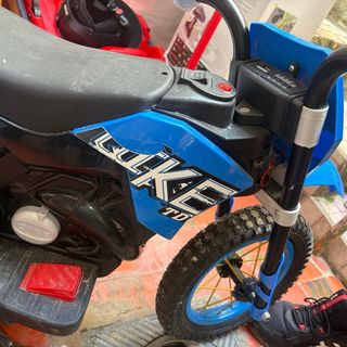 Moto eléctrica infantil azul