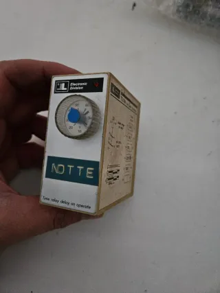 Relè Temporizzatore Elettronico NOTTE T2/IE