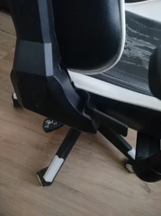 Silla Gaming Negra y Blanca