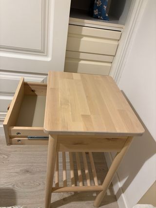 Mesilla de noche de madera Ikea