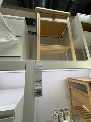 Mesilla de noche de madera Ikea