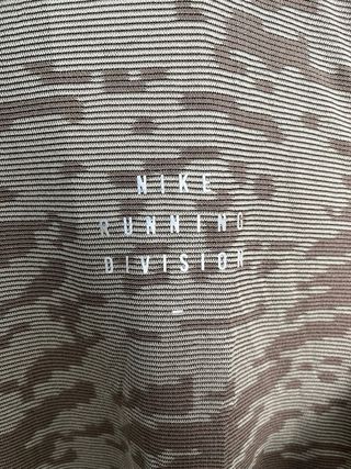 Camiseta Nike Running Division Marrón/Gris