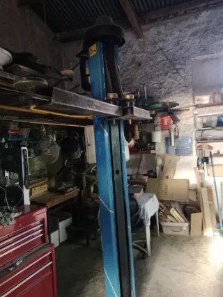 Elevador 2 columnas OMA 2500kg 220v