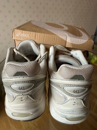 Zapatillas ASICS GT-2160 Plata y Beige
