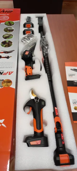 HERRAMIENTAS DE PODA + 2 BATERÍAs ADICIONALES