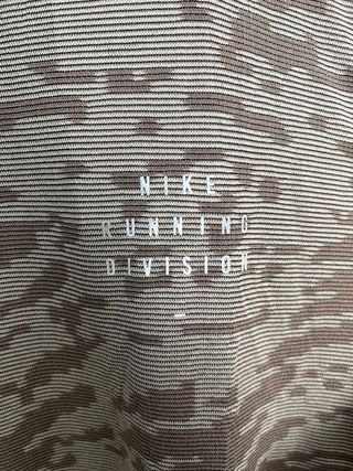 Camiseta Nike Running Division Marrón/Gris
