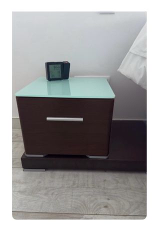 Mesitas de noche de madera y cristal + sinfonier