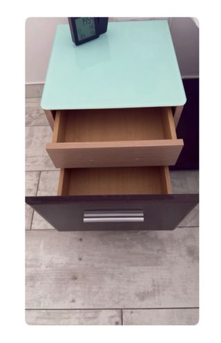 Mesitas de noche de madera y cristal + sinfonier