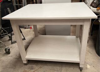 Mesa de trabajo madera con ruedas