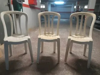 3 Sillas de Terraza de Plástico Blancas