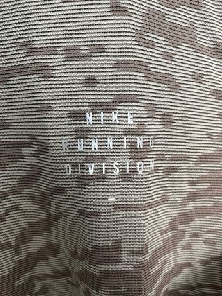 Camiseta Nike Running Division Marrón/Gris