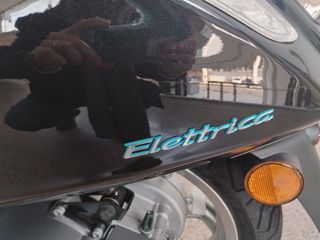 Vespa Primavera Eléctrica 45 (50cc)