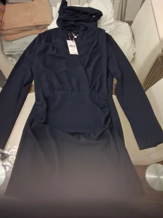 se vende  ropa de mango y zara 80€ suelto pregunt