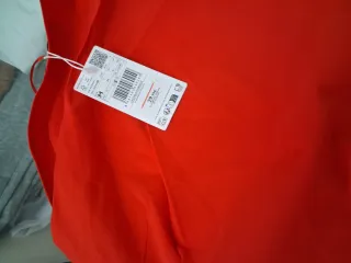 se vende  ropa de mango y zara 80€ suelto pregunt