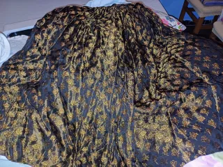 Falda Baturra Negra y Dorada