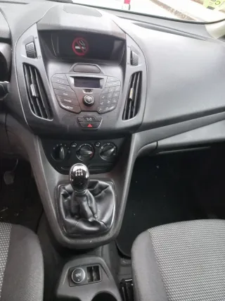 Ford Transit Connect 2018diesel no lleva (( ABBLUE