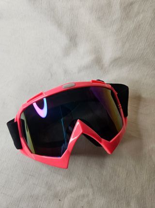 Gafas de esquí rosas con lente espejada