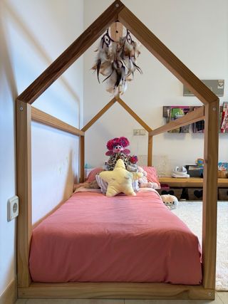Cama Montessori madera maciza artesanal