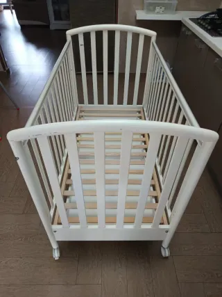 Lettino culla bianco