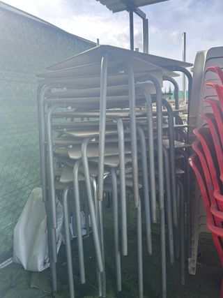 Mesas apilables metálicas