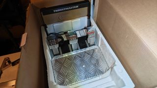 Volante Thrustmaster T500RS + Pedaliera Pro T3PA-PR