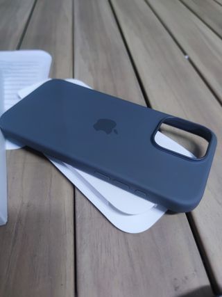 Funda de silicona con MagSafe para el iPhone 16 Pro Max - Gris piedra
