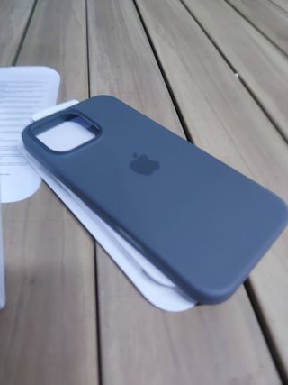 Funda de silicona con MagSafe para el iPhone 16 Pro Max - Gris piedra