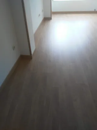 Instalación tarimas, vinílicos y baños