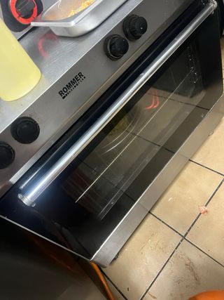 Cocina industrial 4 fuegos y horno gas