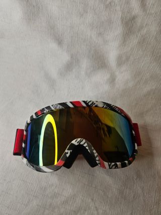 Gafas de esquí con diseño llamativo