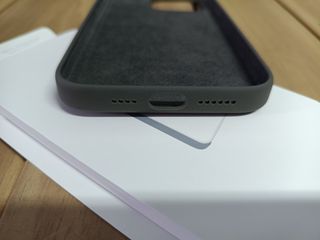 Funda de silicona con MagSafe para el iPhone 15 Pro Max - Gris
