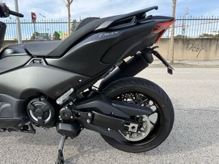 Yamaha Tmax 560