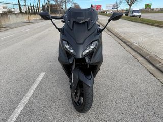 Yamaha Tmax 560