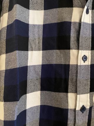 Camisa de cuadros azul y blanco