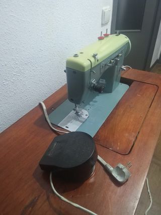 Máquina de coser Alfa vintage