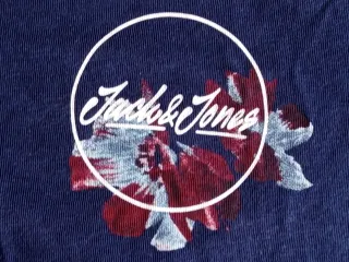 Camiseta Jack & Jones azul.