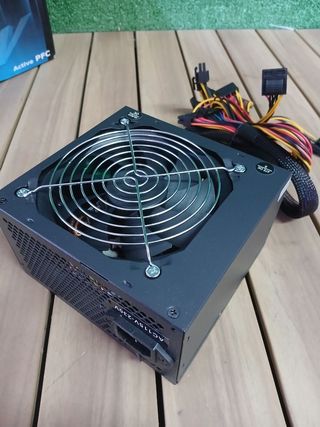 Fuente de alimentación Combat Power CP 650 Plus