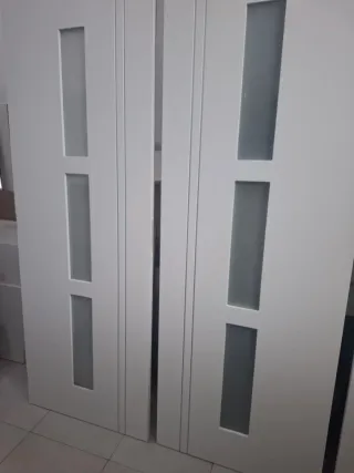 Puertas blancas con cristal