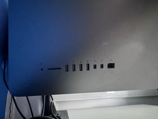 iMac 27” con teclado y ratón