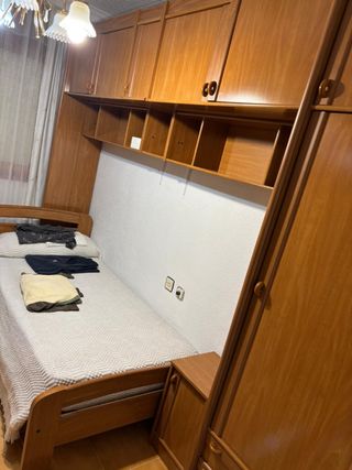 Cama individual de madera