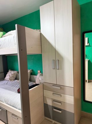 Habitación juvenil litera y armario