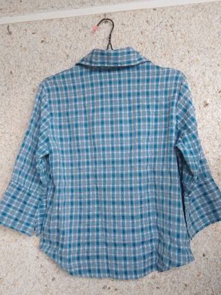 Camisa de cuadros azul y blanco