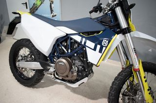 Husqvarna 701 Enduro Manual