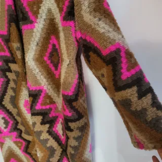 Abrigo lana estilo azteca T.única.